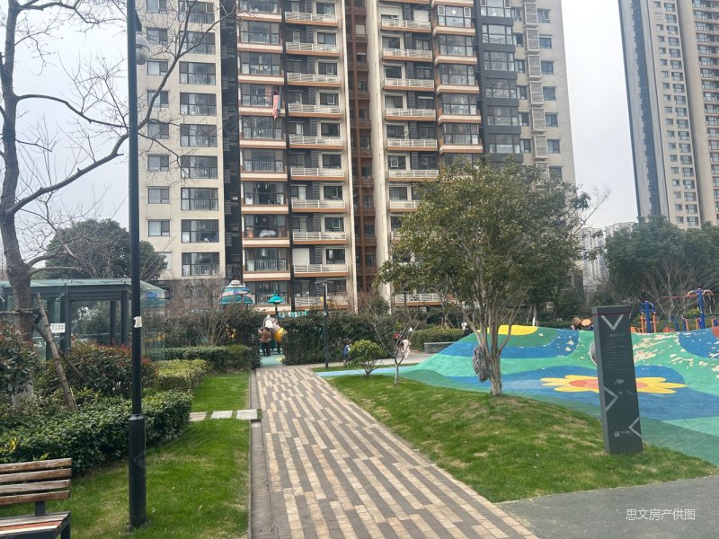 边户三房 中央空调带地暖 南北通透 不靠高架,中航樾公馆二手房,205万