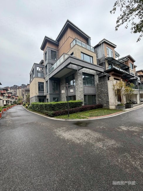 揽山墅 合院(别墅)端头位置 连底4层 双露台 可造空间更大