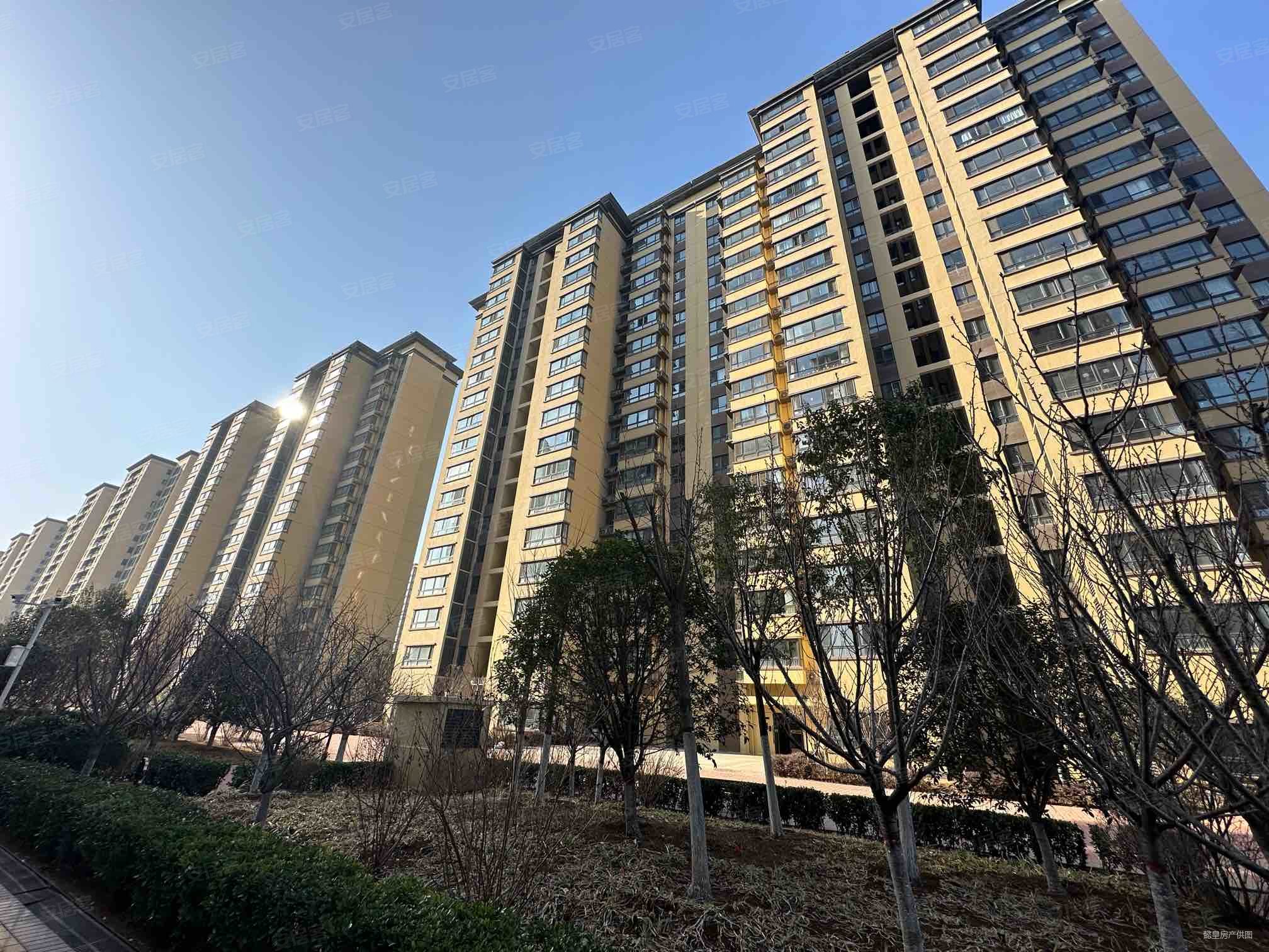 满二餐客一体南北通透边户三室路劲御城二期中间楼层采光好