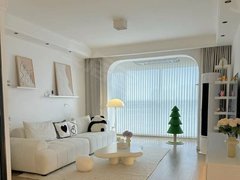 泸州龙马潭西南商贸城万达旁。一盏灯，一张床，一个属于你自己的世界出租房源真实图片