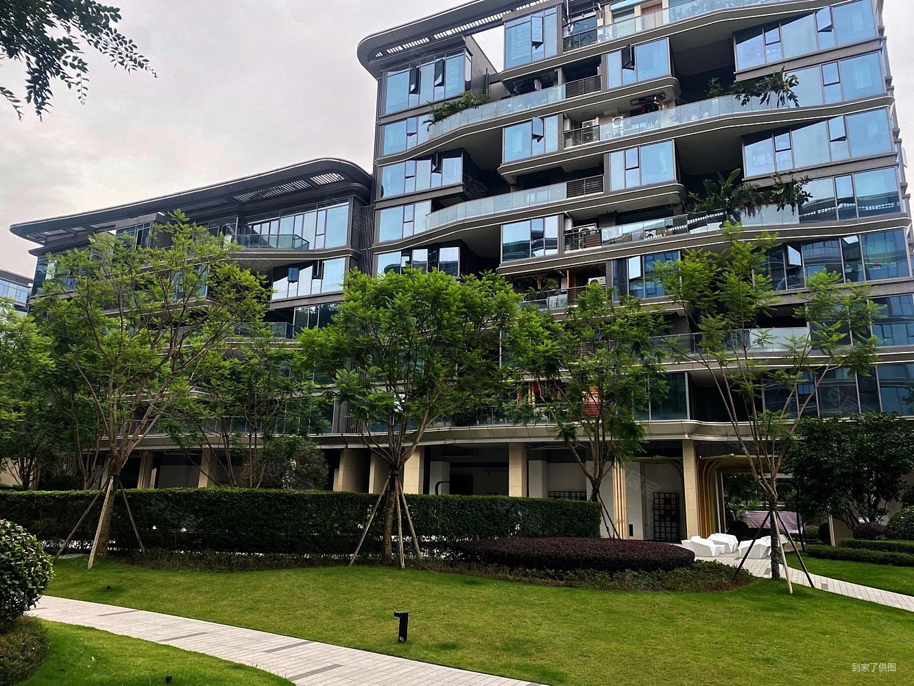 龙湖揽境4室2厅2卫157㎡南北303万