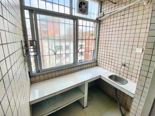 深圳宝安流塘流塘新村店长!