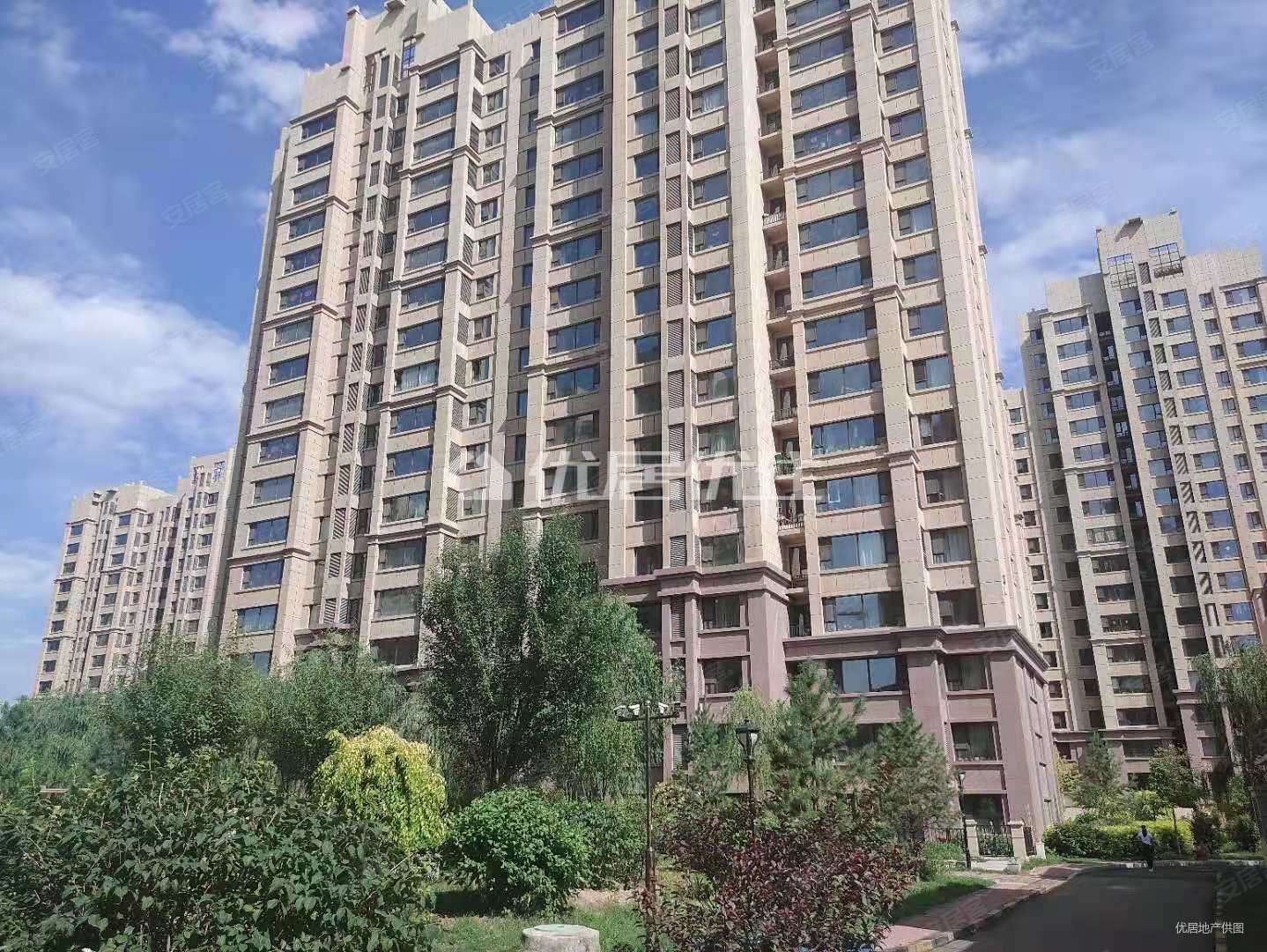 摩尔城商圈鼎盛华府14楼