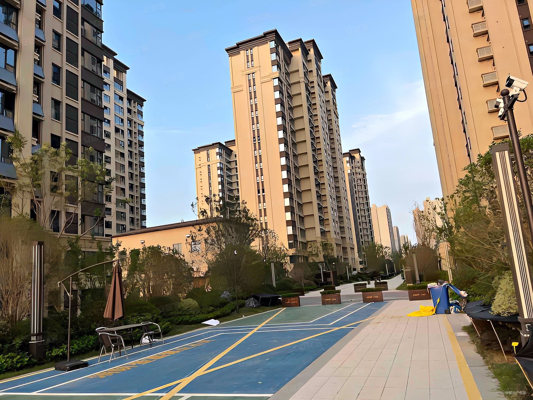 荣盛书香府邸公园里