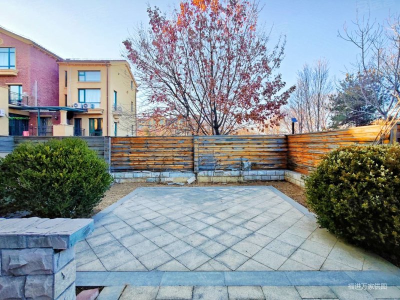 下叠别墅,重新装修,已铺地暖,海阔水岸花墅,227米310w