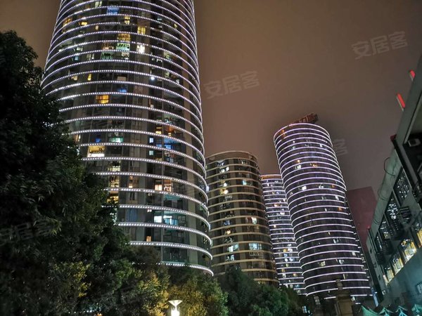 重庆巴南花溪宗申动力城(二期)花溪轻轨站旁,精装两房,家具家电齐全