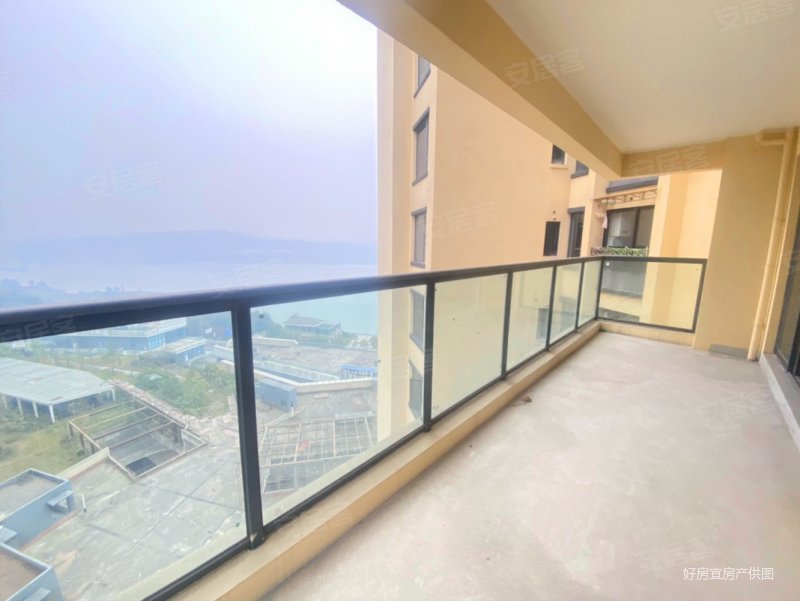 裕城长江著4室2厅2卫140㎡南北56万