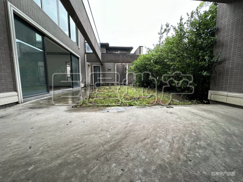 锦城湖畔 中大文儒德 清水联排别墅  端户位置  很安静