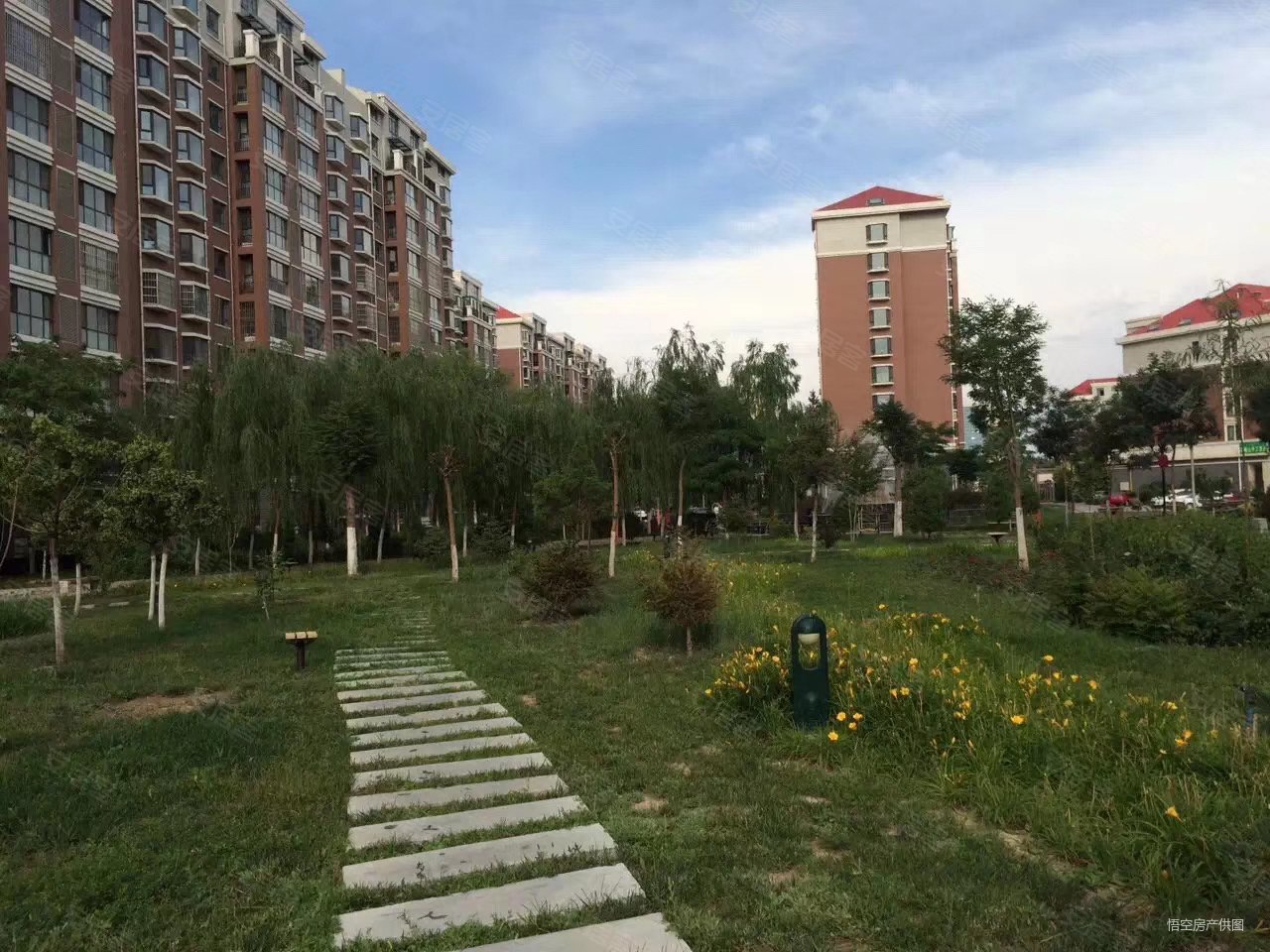 金盛瑞士花园2室2厅1卫93㎡南北63万