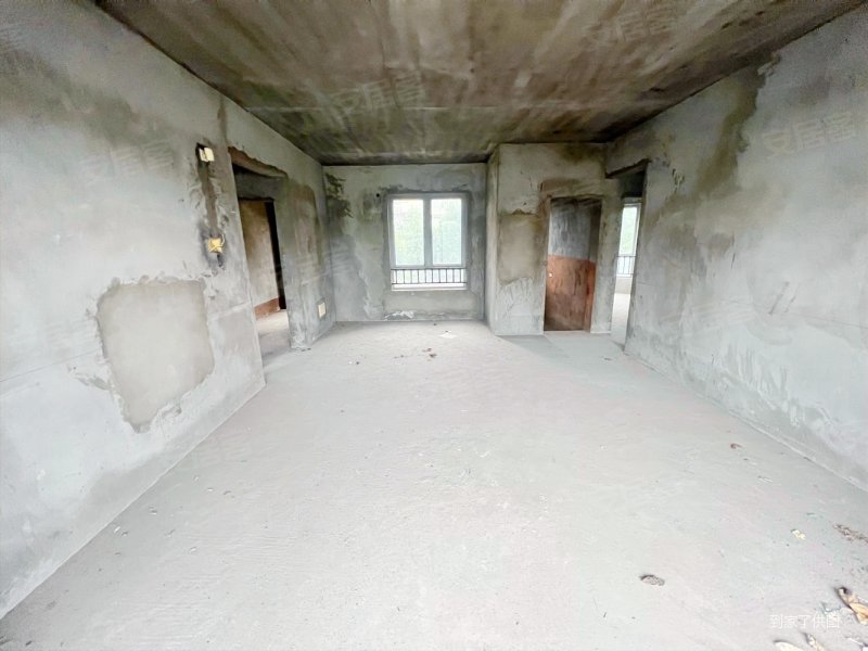 绿地翠谷(一二期洋房叠拼)3室2厅2卫112㎡南142.7万