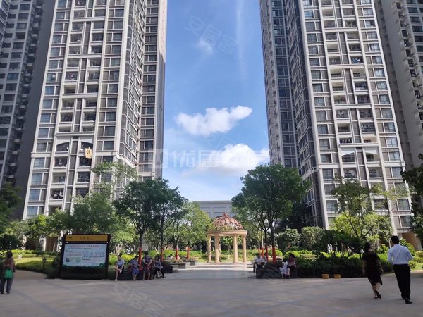 【多图】阳光尚都,良庆周边租房,一千三 四台空调配套齐全 全新出租