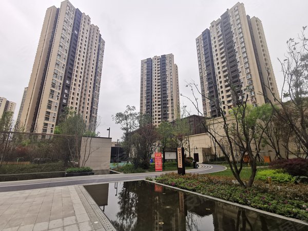 重庆江北寸滩华融现代城(c区)华融现代城 2室2厅1卫 电梯房 精装修