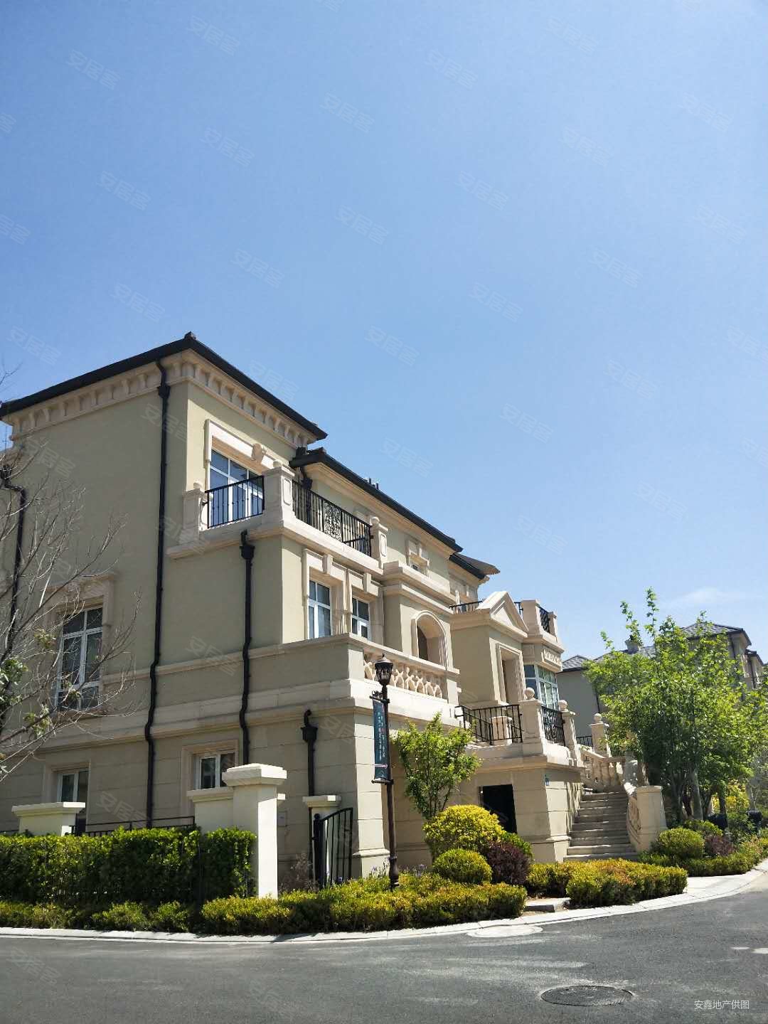 亿达蓝山云山墅,400平3层300万起现房,尊贵豪华大花园!