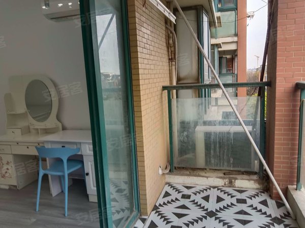 上海松江泗泾金港花园(二期公寓住宅)金港花园精装一室户,独立停车位