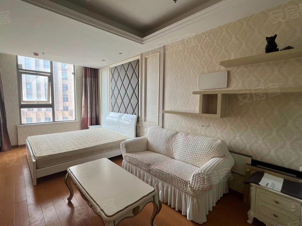 苏州常熟市区世茂75号公馆世茂75 号公馆精装一房1800  可押一付一