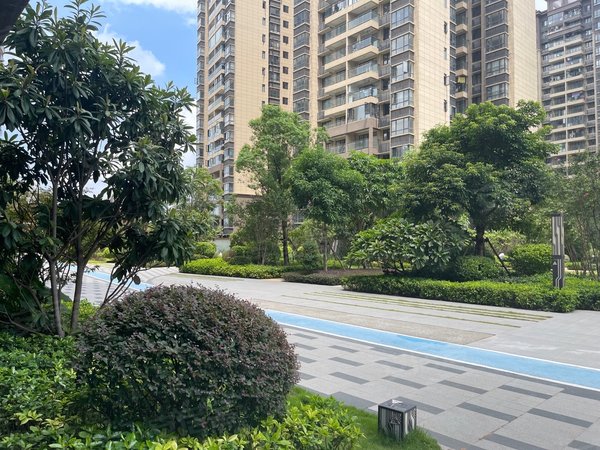 南宁青秀仙葫中铁凤岭国际城中铁凤岭国际城 3室2厅2卫 配套齐全 电梯