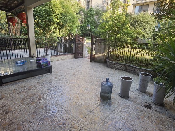 南充顺庆火车北站绿地城上海滩花园(一区)绿地城上海滩花园(一区) 5室