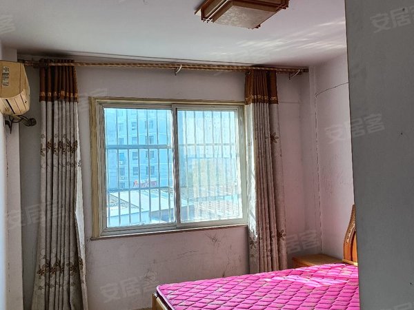 滁州琅琊乐彩城天乐小区北区该房位于紫薇路  紧邻中西医结合医院