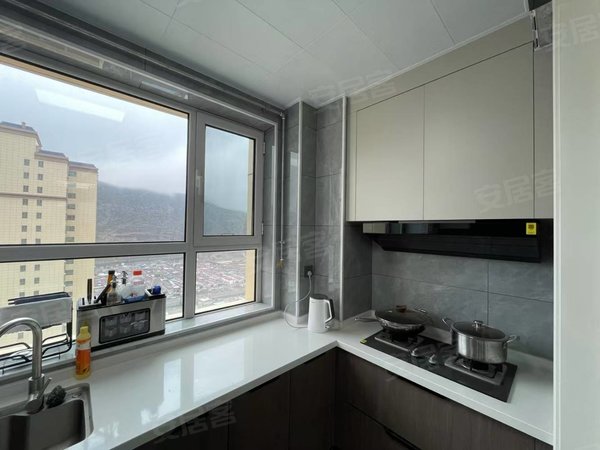定西安定安定城区海天凤翔名都海天凤翔名都 精装修未住人 四室两厅两卫 品牌家具家电出租房源真实图片
