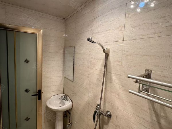 金华浦江县市中心中山花园中山南路精装公寓 兴丰客饭堂附近 汽运中心正对面 实拍出租房源真实图片