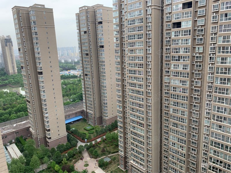 洛阳房产网>洛阳二手房>洛龙二手房>泉舜财富中心二手房>隆安富阳花园
