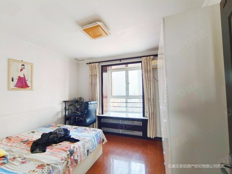 小商品旁,7500一平南北通透的大三室,正华花园二手房,100万,3室2厅,2