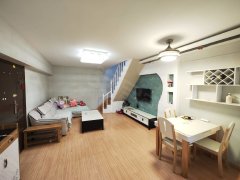 金地国际城A区 2室2厅 精装复式公寓 居住舒适度极高！