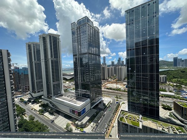 珠海横琴湾仔时代保利中环广场(中区)目前有部分家私 可配齐所有 高层