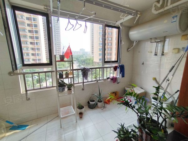 头次租!非常干净蓝天家园精装三室两厅两卫!拎包入住济南西站