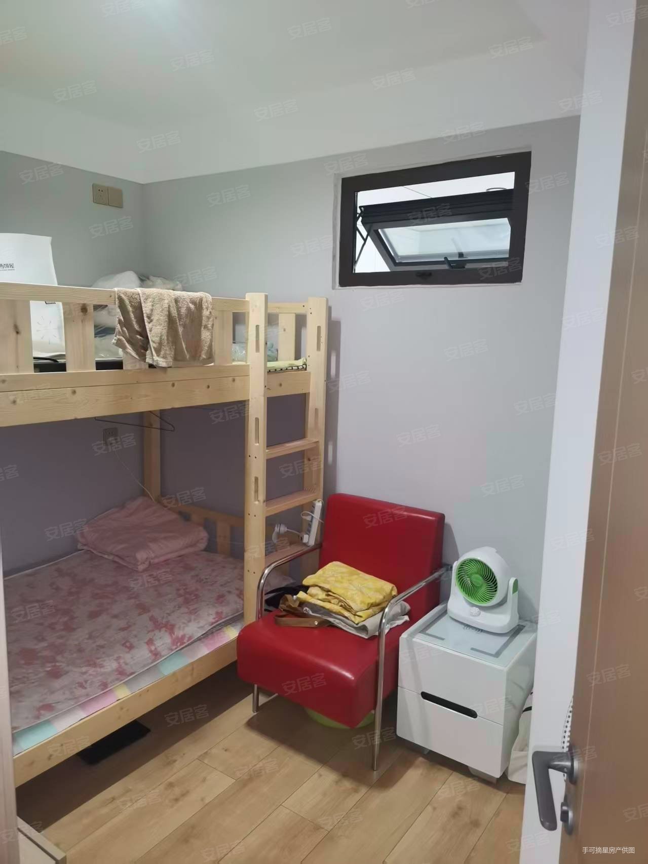 秀兰城市花园6室3厅2卫258㎡南北235万