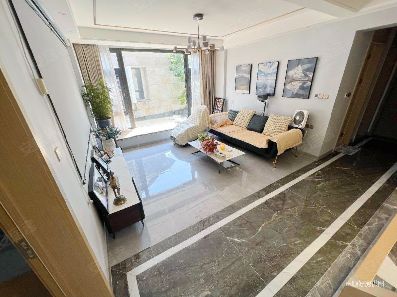 华发水郡精装修别墅,送二个停车位,2021年装修的,环境优美