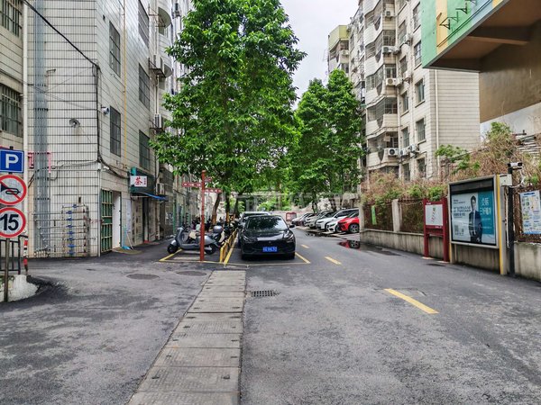 南宁青秀建政幸福家园双公园旁 近地铁 幸福家园1房1厅边套 配齐 1500