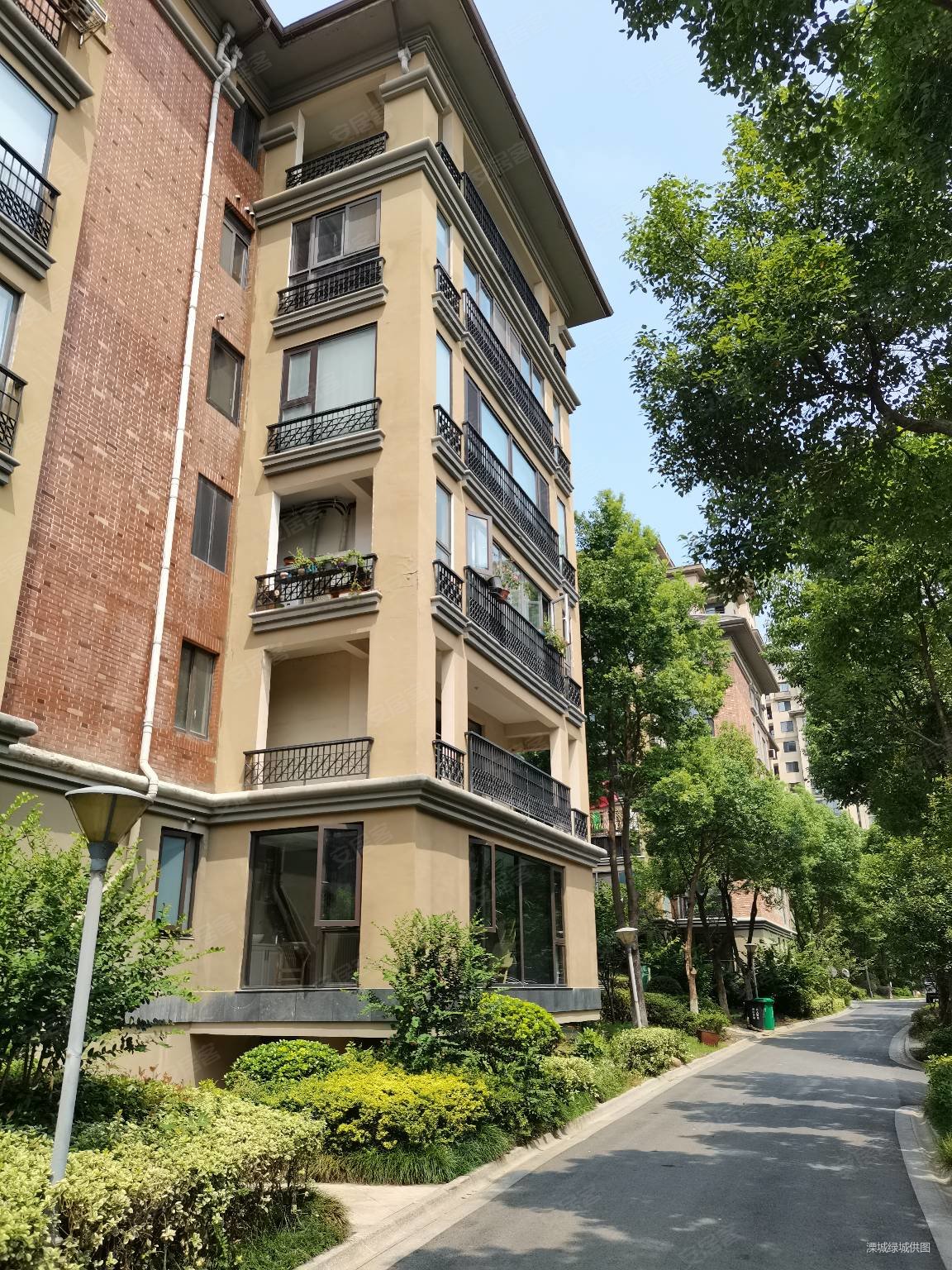 君悦豪庭36楼168平米有电梯洋房288万豪华新装