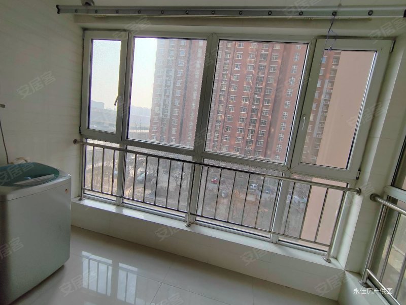 良城逸景3室2厅2卫128㎡南北115万