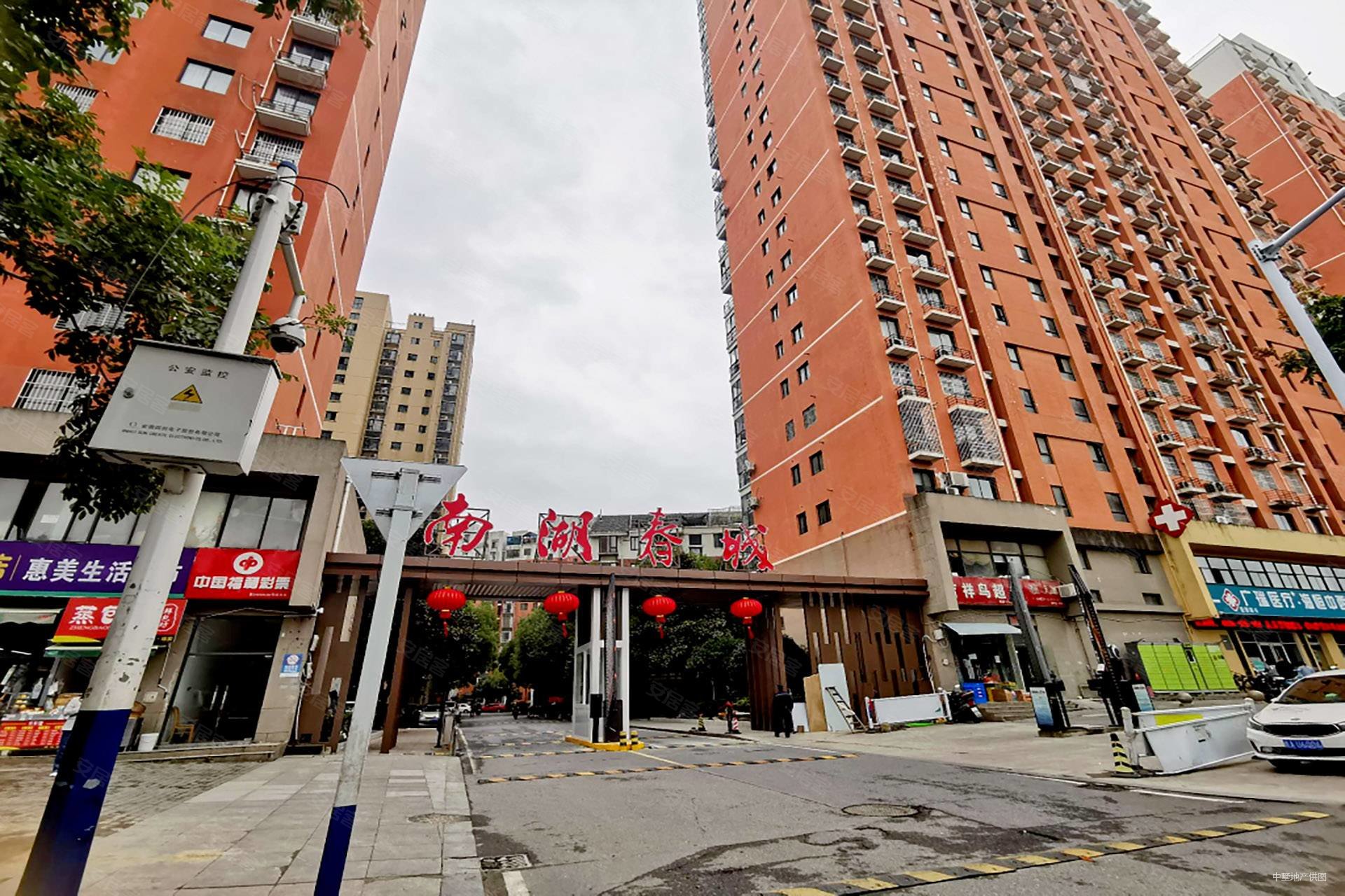 南湖春城骆岗公园海恒街旁边电梯房南艳湖旁边