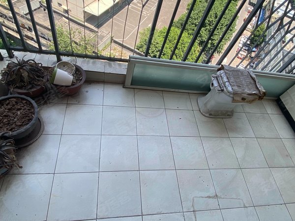 重庆江北石马河名门山庄(一二期)离字水 玉带山较近 住家精装 随时