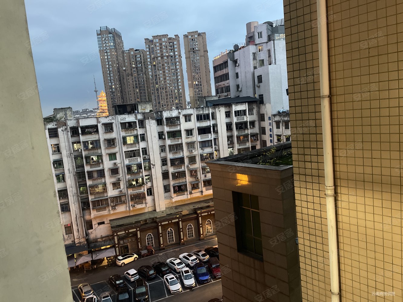 温馨小三室 出行方便,金和大厦二手房,55万,3室2厅,1卫,58平米-绵阳
