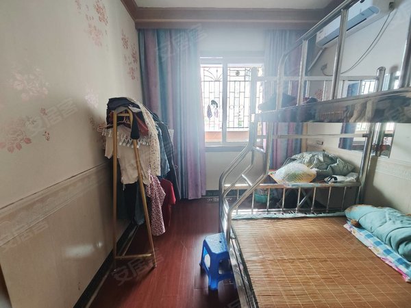 河池宜州宜州城区宜州区雅庭苑小区雅庭苑小区四房,配套齐全,有四台空调,拧包入住!出租房源真实图片