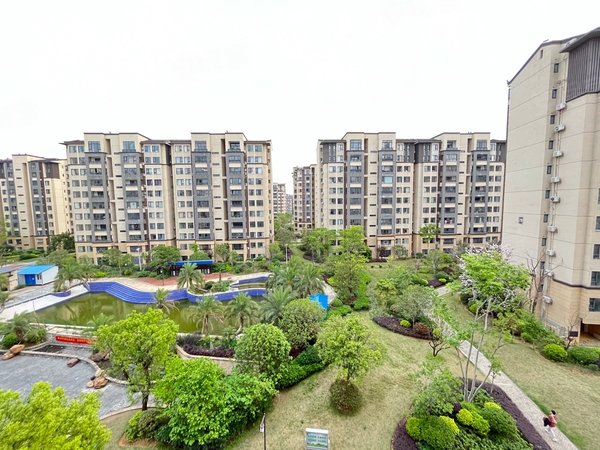 桂林叠彩山水阳光城国奥城铂湾国奥城铂湾 精装 4台空调 3房 首 租