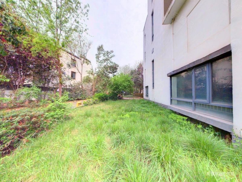 浐灞半岛把边户叠拼别墅带280平超大花园看房方便满五