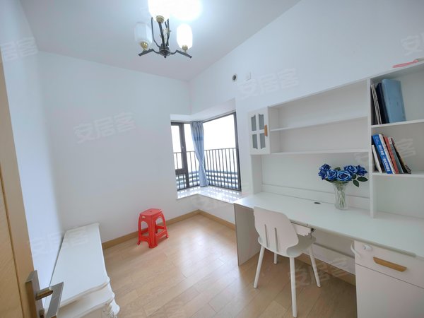 广州增城永和合景花漫里合景花漫里 3室2厅1卫 电梯房 72平 精装修