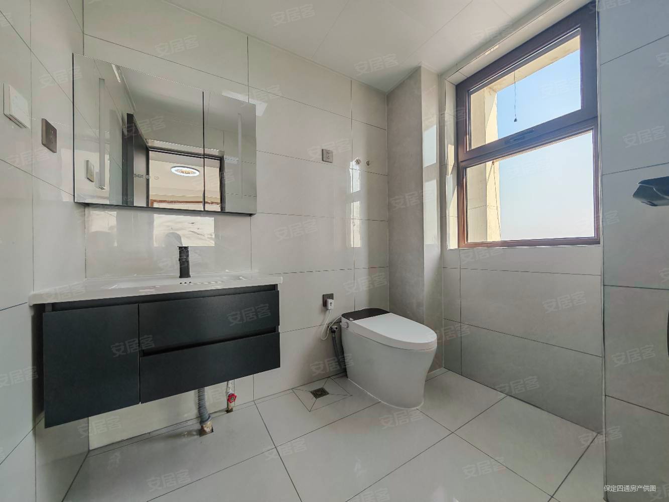 新东方凤凰城3室2厅2卫154.19㎡南北99.9万