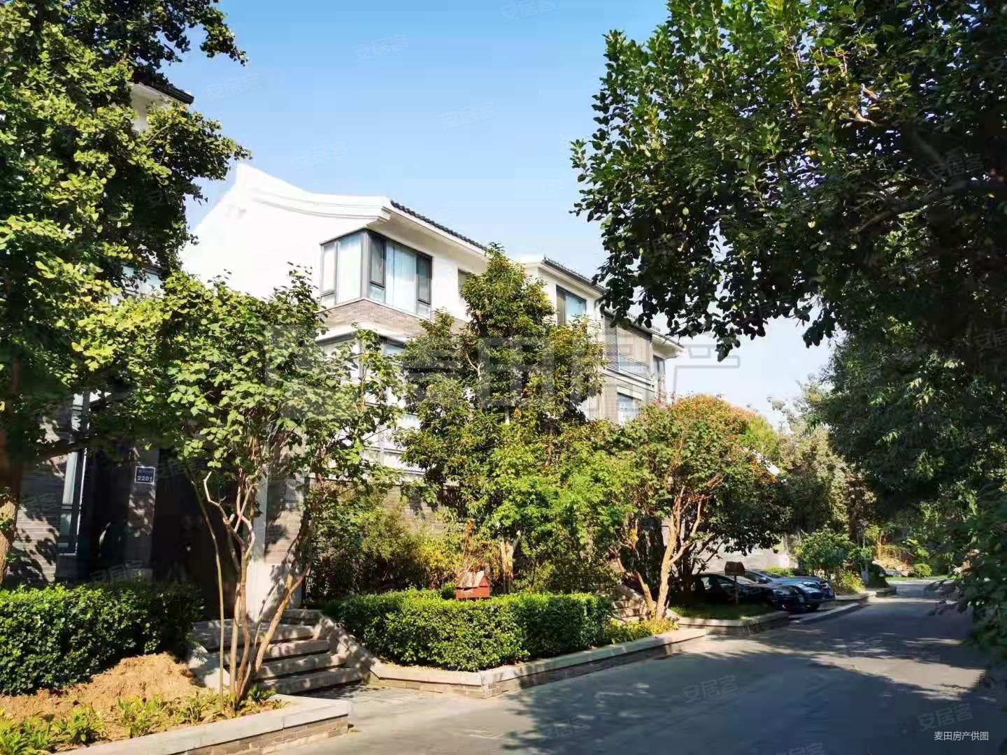 北入户南双拼优山美地c区装修保养好周期价可大谈