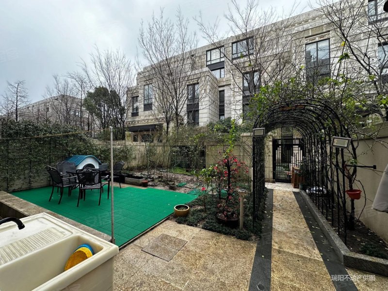 宝华下叠别墅,150平地下室120平花园,套内电梯,双车位,宝华源墅(公寓