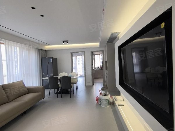 金华东阳横店秦王公馆秦王公馆大边套4房！现代简约风！带地暖！全新的家具家电齐全出租房源真实图片