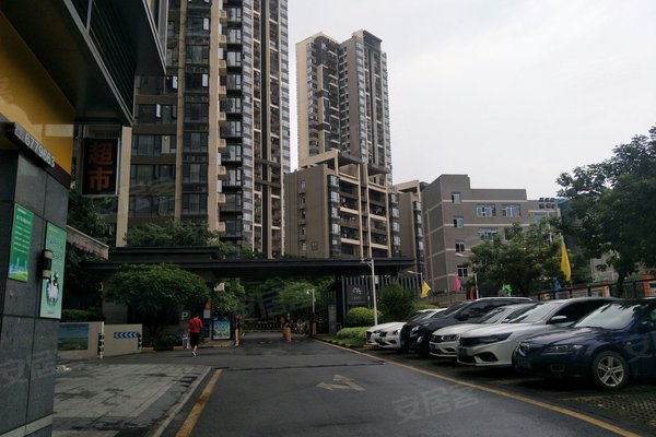 不足,华发未来荟怎么样,华发未来荟周边房产中介经纪人评价-南宁安居