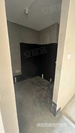 绿城诚园3室2厅3卫162㎡南北220万