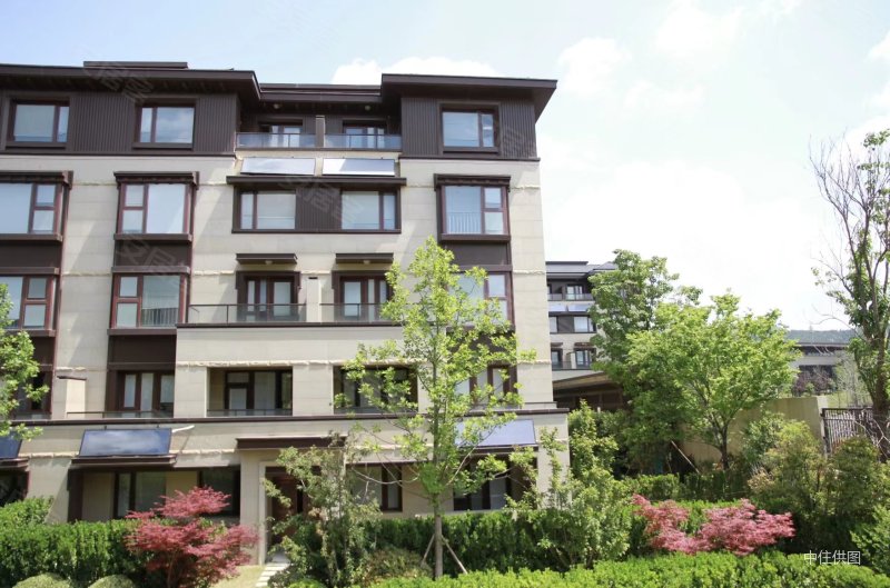 新中铁城叠拼别墅!有2套!急售!地铁口次新别墅现房!龙湖物业