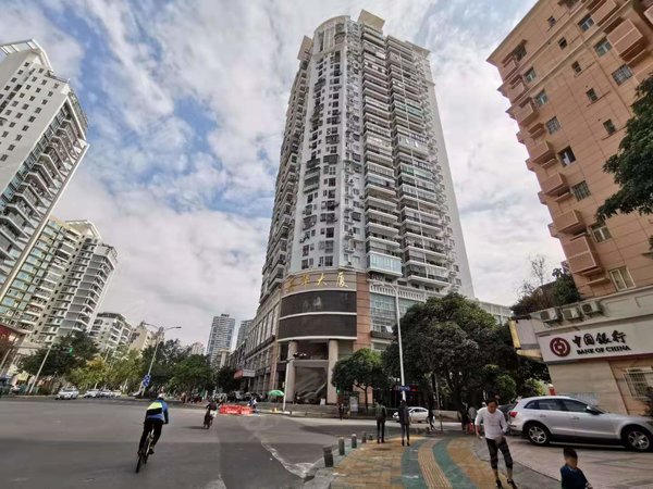 厦门思明长青路嘉华大厦首租 吕厝 莲花路口 电梯高层自住精装大2房