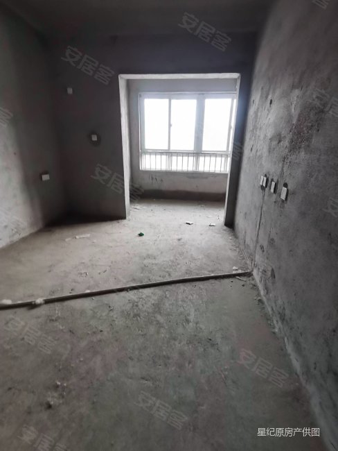 临近沛高 带大平台153平四室(鑫汉源 洋房)走一手